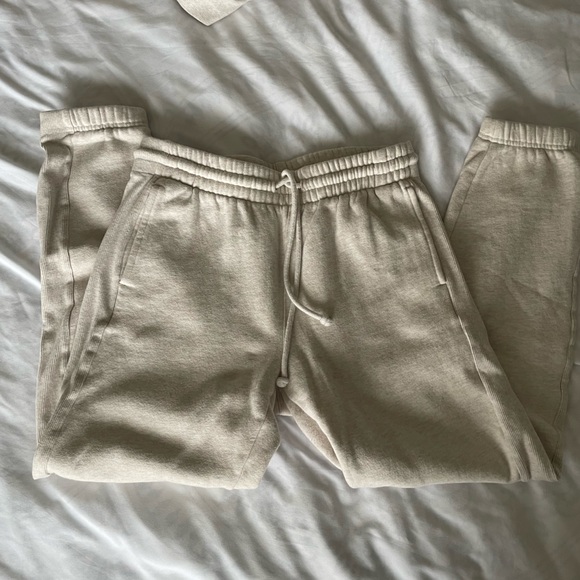 *SOLD* Aritzia TNA Cozy Fleece Set - Picture 3 of 5